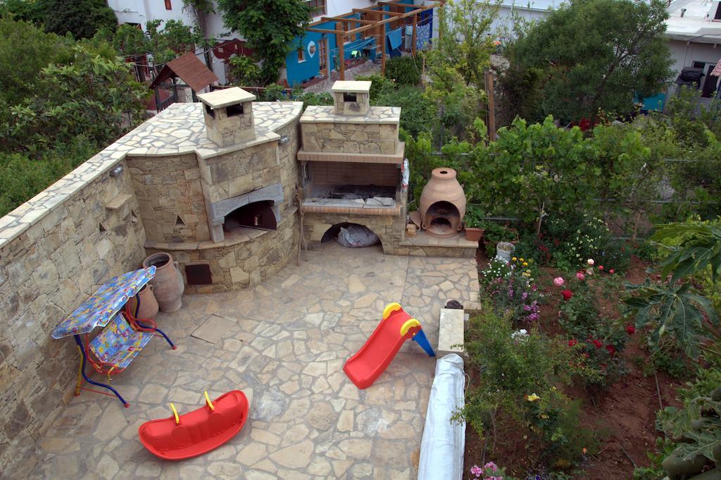 Porfyra'S Island Apartman Makríjalosz Kültér fotó